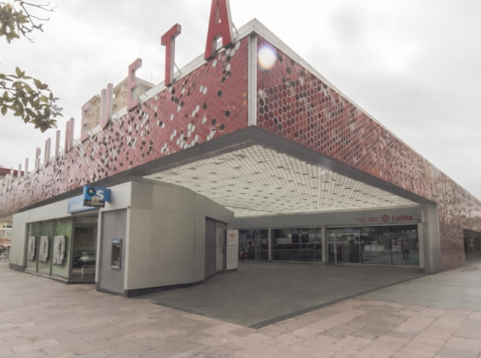 Edificio Lolita Puerta en el centro_1770975134.png