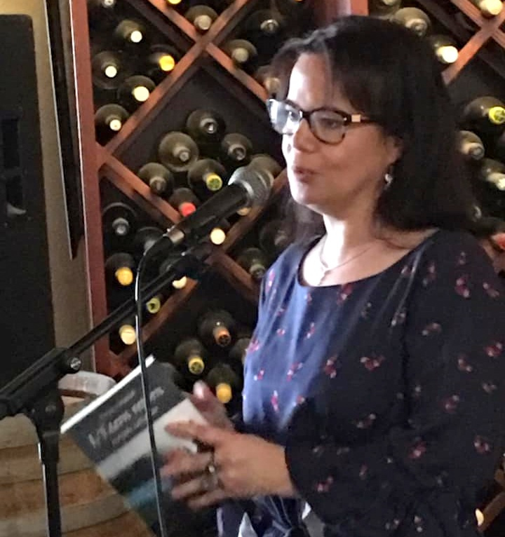 Asmaa_Aouattah_presentant_L'Etern_Retorn_1763988748.jpg