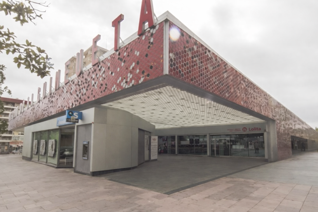 Edificio Lolita Puerta en el centro_1770975134.png