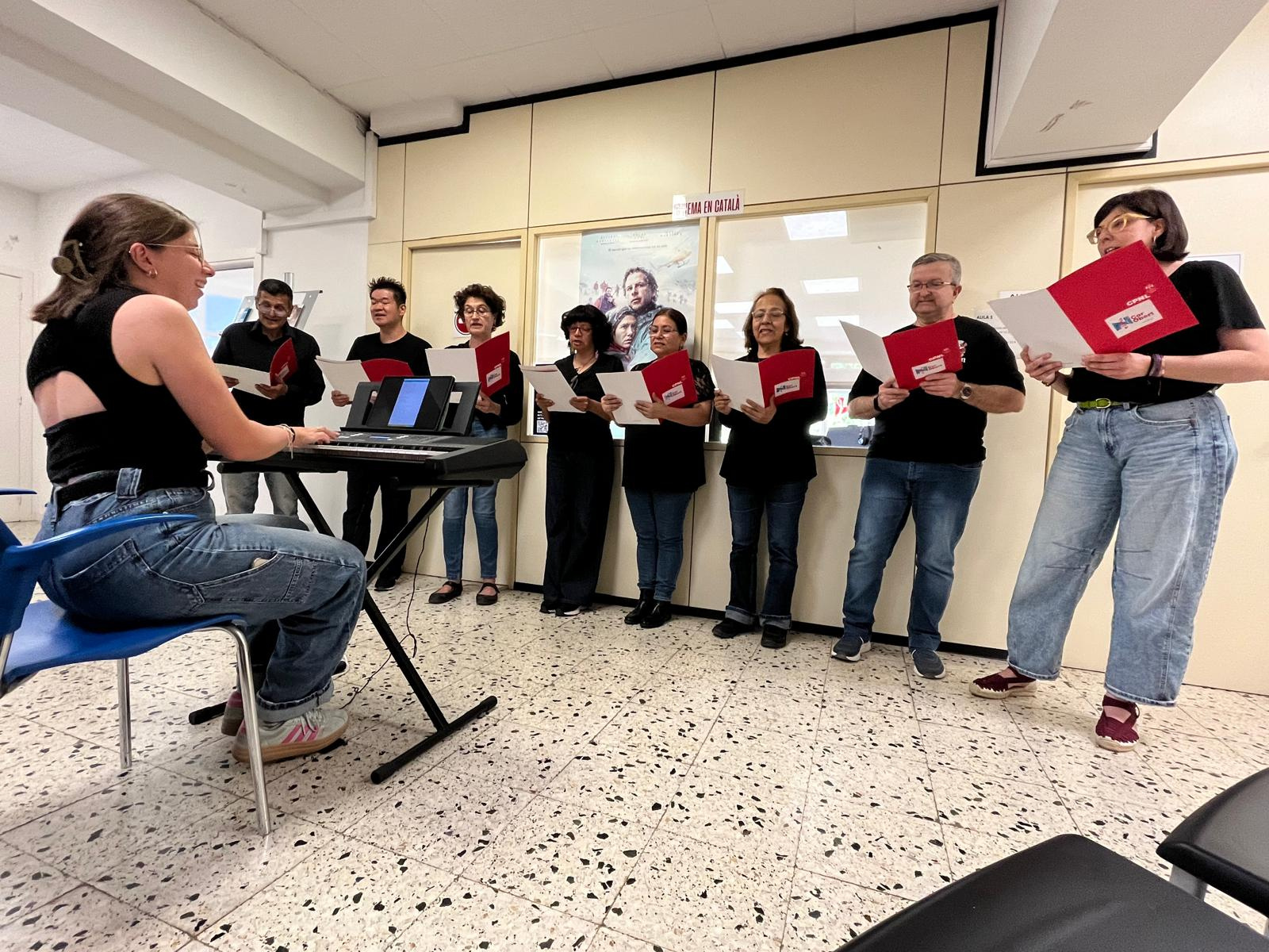 Grup cantant 4 (tots) (1)_1777015684.jpeg