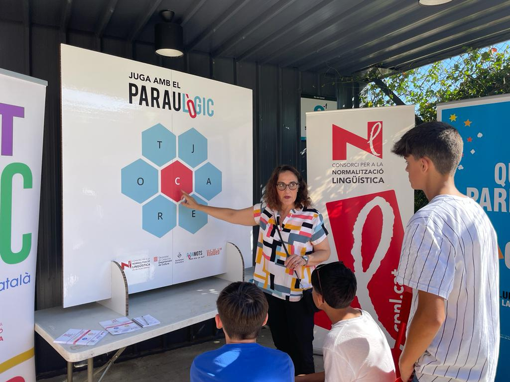 Joves_jugant_paraulògic-FOAM23_1696227900.jpeg